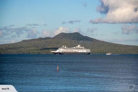 Photo of property in 2/259 Hurstmere Road, Takapuna, Auckland, 0622