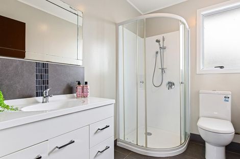 Photo of property in 4/30 Epsom Road, Sockburn, Christchurch, 8042