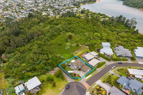 Photo of property in 100 Estuary View, Whangamata, 3620