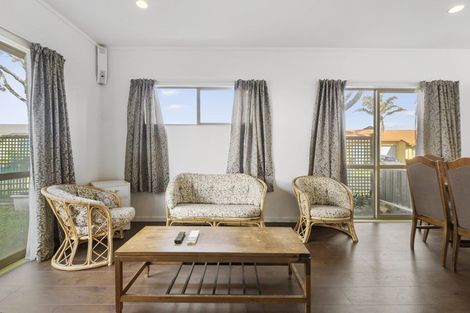 Photo of property in 1 Butia Avenue, Henderson, Auckland, 0612