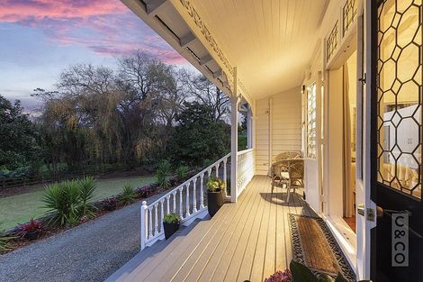 Photo of property in 30-32 Great North Road, Riverhead, 0820