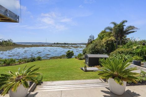 Photo of property in 106 Tiroroa Avenue, Te Atatu South, Auckland, 0610