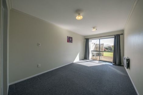 Photo of property in 2/210 Aspin Road, Cambridge, 3496