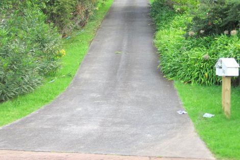 Photo of property in 32 Glenelg Road, Red Beach, 0932