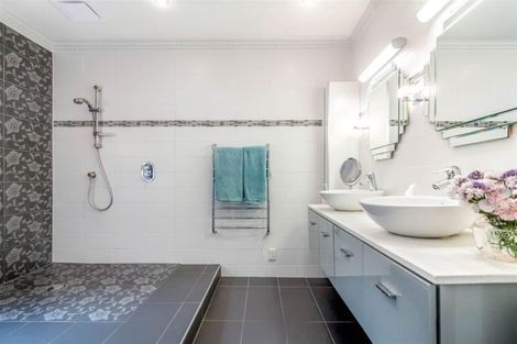 Photo of property in 85 Dyers Pass Road, Cashmere, Christchurch, 8022