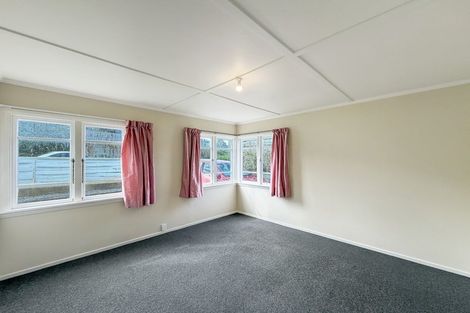 Photo of property in 45 Karaka Street, Castlecliff, Whanganui, 4501