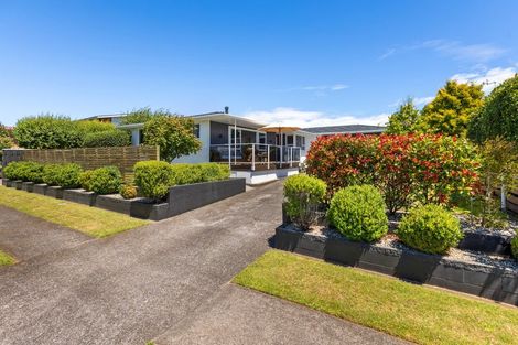 Photo of property in 46 Nevada Drive, Merrilands, New Plymouth, 4312