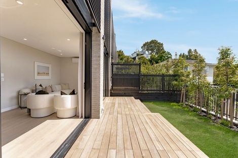 Photo of property in 21b Arahia Street, Northcote, Auckland, 0627