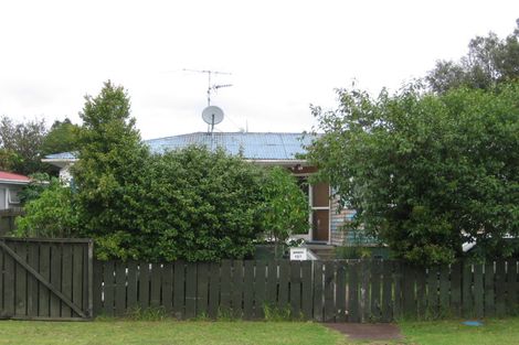 Photo of property in 181 Beach Haven Road, Beach Haven, Auckland, 0626