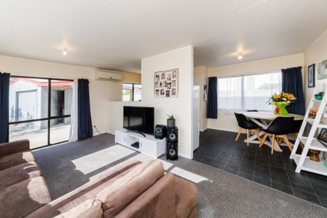 Photo of property in 27 Tiller Close, Kelvin Grove, Palmerston North, 4414