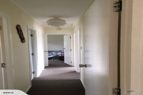 Photo of property in 355 Pakuranga Road, Pakuranga Heights, Auckland, 2010