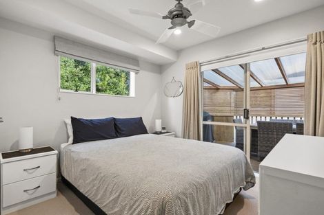 Photo of property in 13 Te Hoe Grove, Pinehill, Auckland, 0632