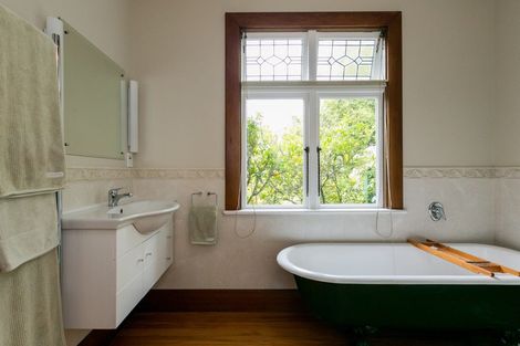 Photo of property in 38 Selwyn Road, Havelock North, 4130