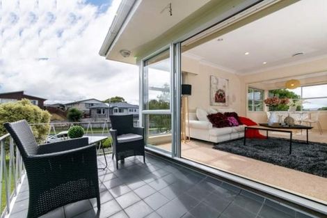 Photo of property in 7 Kurnell Drive, Botany Downs, Auckland, 2010