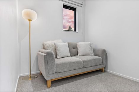 Photo of property in 37 Eileen Newey Place, Henderson, Auckland, 0612