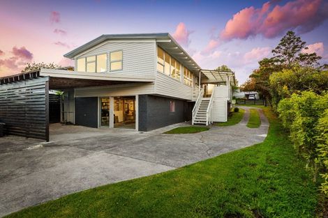 Photo of property in 18 Waimumu Road, Massey, Auckland, 0614