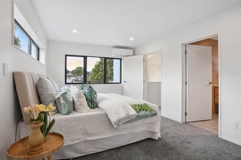 Photo of property in 363d Bucklands Beach Road, Bucklands Beach, Auckland, 2012