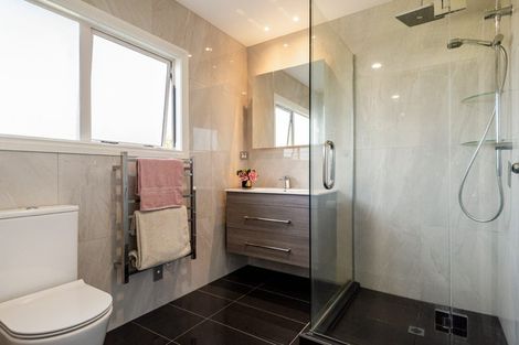 Photo of property in 16 Oakway Drive, Schnapper Rock, Auckland, 0632