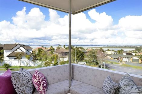 Photo of property in 1 Glucina Avenue, West Harbour, Auckland, 0618