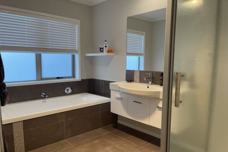 Photo of property in 44 Benmore Crescent, Pyes Pa, Tauranga, 3112