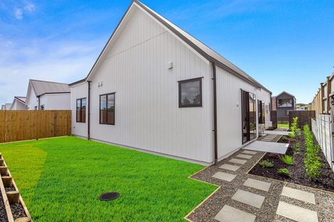 Photo of property in 21 Cambie Avenue, Red Beach, 0932