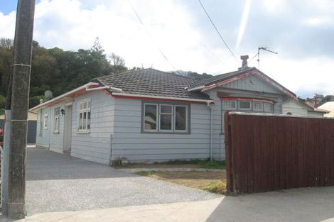 Photo of property in 51 Tauhinu Road, Miramar, Wellington, 6022