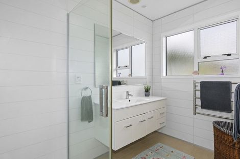 Photo of property in 42 Mulberry Street, Maungaraki, Lower Hutt, 5010