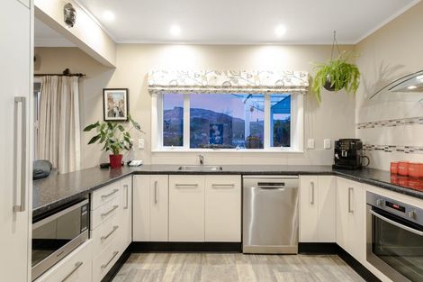 Photo of property in 351 Main Road, Tawa, Wellington, 5028