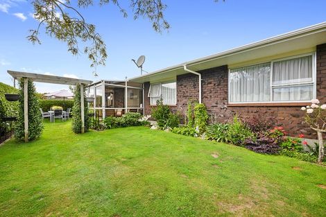 Photo of property in 24 Manu Crescent, Upper Vogeltown, New Plymouth, 4310