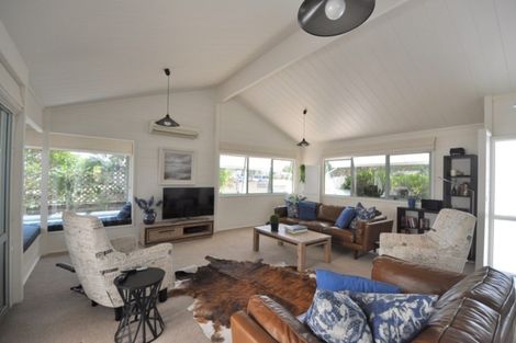 Photo of property in 18 Conqueror Rise, Pauanui, Hikuai, 3579