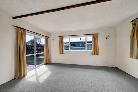 Photo of property in 12 Manu Crescent, Upper Vogeltown, New Plymouth, 4310