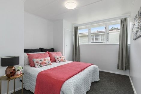 Photo of property in 35 Hanson Grove, Stokes Valley, Lower Hutt, 5019