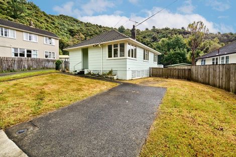 Photo of property in 14 Boyd Grove, Naenae, Lower Hutt, 5011