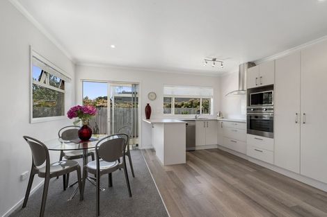 Photo of property in 9 Annalise Place, Orewa, 0931