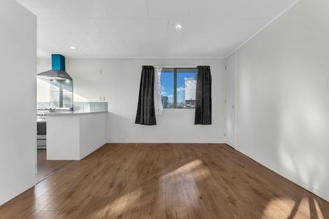 Photo of property in 81a Dundale Avenue, Blockhouse Bay, Auckland, 0600