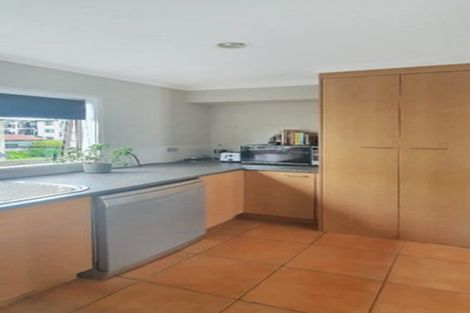 Photo of property in 4/49 Henderson Valley Road, Henderson, Auckland, 0612