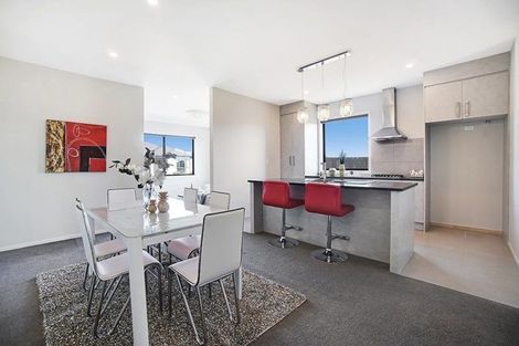 Photo of property in 8 Twin Parks Rise, Papakura, 2110