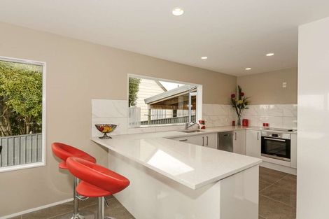 Photo of property in 15d Sarona Avenue, Glen Eden, Auckland, 0602