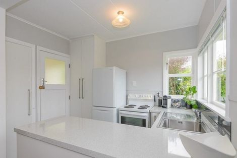 Photo of property in 8 Galway Avenue, Hokowhitu, Palmerston North, 4410