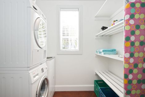 Photo of property in 16 Chapel Street, Russell, 0202