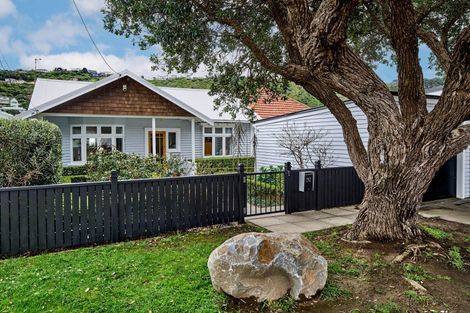 Photo of property in 292 The Parade, Island Bay, Wellington, 6023