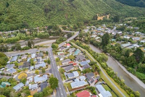 Photo of property in 22 Gemstone Drive, Birchville, Upper Hutt, 5018