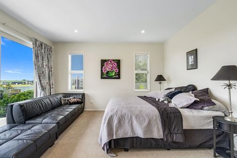 Photo of property in 28 Stace Hopper Drive, One Tree Point, 0118