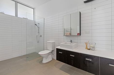 Photo of property in 10d Sunnynook Road, Sunnynook, Auckland, 0620