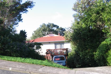 Photo of property in 16 The Track, Plimmerton, Porirua, 5026