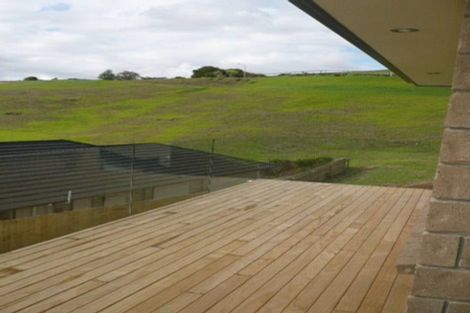 Photo of property in 4 Cape Vista Crescent, Pukekohe, 2120