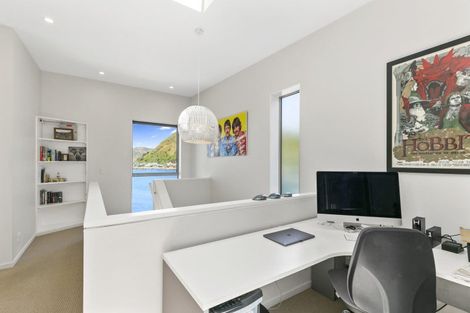 Photo of property in 6 Owhiro Bay Parade, Island Bay, Wellington, 6023