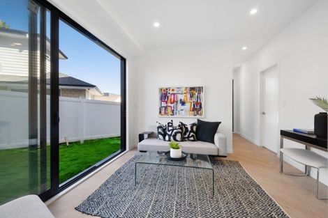 Photo of property in 2/8 Bennett Road, Pakuranga, Auckland, 2010