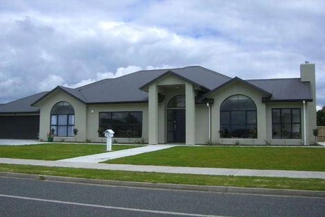 Photo of property in 37 Watkins Road, Cambridge, 3434