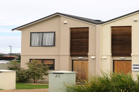 Photo of property in 41 Spalding Rise, Golflands, Auckland, 2013